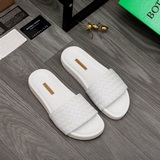 商品商标：BV「 寶缇嘉」拖鞋正碼碼數?   38-44商品材料：精選頭層牛