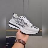 Dior【迪奧】   主推爆款 高端系列休閑男鞋，簡約大氣鞋面采用頭層真皮接拼迪