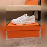 【Dior】迪奧新款高端精品，男士時尚休閑鞋，頗具特色。鞋面進口柔軟牛皮+品牌專
