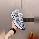 《 迪奧 》  最新爆款休閑鞋，頂端品牌奢侈～，頂級～質量。專櫃同賣産品鞋面選用