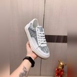 《 迪奧 》  最新爆款休閑鞋，頂端品牌奢侈～，頂級～質量。 專櫃同賣産品鞋面選