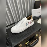 Givency紀梵希男士休閑運動鞋，采用進口印花鞋面， 墊腳小牛皮 舒适度高，鞋