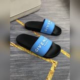 情侶男女同款【精緻品質】 紀梵希男士休閑拖鞋 鞋面進口膠片 品牌字母浮雕設計，時