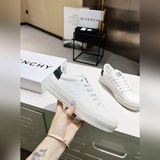 （GIVENCHY  紀梵希）新款 專櫃同步 人手一雙 不容錯過 專櫃買版 完全