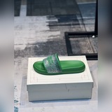 <麥昆~>情侶款  最火爆的品牌logo，标準性涼鞋拖鞋，衆多網紅同款，軟踏踏的