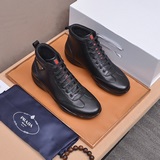 商品商标?   Prada「普拉達」原版皮靴正碼碼數?   38-44(可訂做