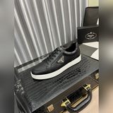 PRADA 普拉達系列最 2023新款精心打造，引爆全場！不斷創新的國際品牌 此