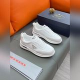 商品名稱：PRADA「普拉達」正規碼數?   38-44（休閑鞋）商品材料：