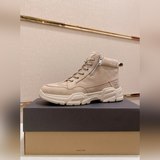 (高端貨)UGG最新款 1：1品質，面料?歐洲進口牛皮高端品質頭層牛皮。内裡?羊