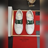 高版本 【Valentino華倫天奴】情侶款 官網一比一複刻 ，時尚休閑男鞋鞋面