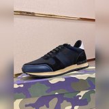 華倫天奴 (Valentino) 官網同款，高品質休閑運動男鞋，進口原版反絨牛皮