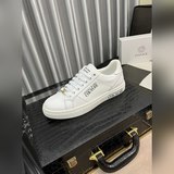 【Versace】範思哲最新款精心打造，引爆全場！不斷創新的國際品牌 此款男士四