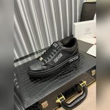 【Versace】範思哲最新款精心打造，引爆全場！不斷創新的國際品牌 此款男士四