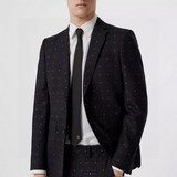 B家新款領帶男士【B标識領帶】，稀有展現精湛手工與時尚優雅的理想選擇，這款采用B