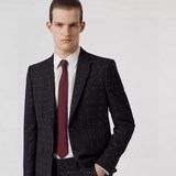 B家新款領帶男士【B标識領帶】，稀有展現精湛手工與時尚優雅的理想選擇，這款采用B