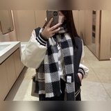 巴寶莉輕縮羊毛方格圍巾，32*190cm，125克，100%羊毛非常大氣的新款