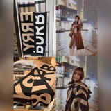 人手一條推薦！！！Burberry最新雙面大字母圍巾！！】超級推薦！！大字母Lo