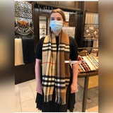 BURBERRY羊絨30*168cm拼色圍巾奉上論男女都可用！在這樣的季節裡擁有