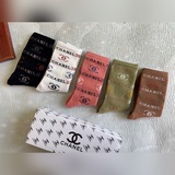 Chanel · 香奈兒香奶奶新品女款中筒兔絨襪【敲黑闆劃重點：兔絨材質護膚蓄熱
