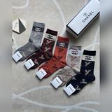 Chanel · 香奈兒香奶奶家新品女款中筒羊絨襪【敲黑闆劃重點：羊絨材質護膚蓄