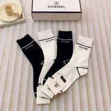 配包裝（一盒4雙）CHANEL 香奈兒經典中長款襪子高版本純棉材質柔軟，秒殺市
