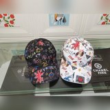 香奈兒塗鴉款！！！超級贊的布料[玫瑰]真皮帽釘，真皮調節帶[強]實物拍攝[太陽]