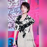 香奈兒新款專櫃同步【COCO山茶花長巾】美翻了[流淚]禦用殿堂級極品2018專櫃
