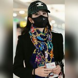 小香最最新的專櫃主打【小香心願鎖長巾】 度假及日常都非常好搭配的款訂單私流 】一