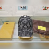 新款。。。芬迪專櫃經典款，純棉面料，手感細膩舒适，實物拍攝，純棉裡布，時尚百搭，