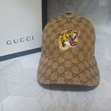 古奇Gucci老虎刺繡棒球帽，完美對花，品質保證，時尚潮流，配全套精美包裝！