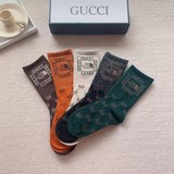 配包裝（一盒5雙） Gucci 古奇 火爆北邊中長筒襪，純棉面料，潮人必備 ，
