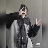 Gucci撞色質地軟軟的不紮脖子，而且很顯白，低調的奢侈感極品柔美精英高手級别的