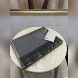 LOEWE頂尖奢侈品牌 低調有内涵 雙面羊絨搭配最新logo刺繡！軟軟的手感水波