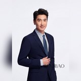 專櫃同步出貨啦男士領帶系列【字母V領帶】，稀有展現精湛手工與時尚優雅的理想選擇，