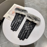 路易威登lv秋冬懶兔毛羊皮刺繡手套手機觸屏，值得對比同款不同品質，秒殺市