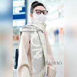 驢家新款到路易威登【l大号标識雙面長巾】此款由柔軟溫暖的純山羊絨織就，并以提花工