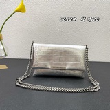 Balenciag triplet風琴鍊條包推出的鳄魚紋三合一系列，背帶和鍊條