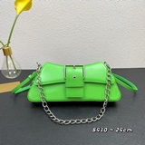 Balenciag 新品出貨 單肩 鍊條腋下包 可斜挎 牛皮 原版五金 上身超級