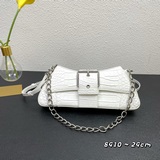 Balenciag 新品出貨 單肩 鍊條腋下包 可斜挎 牛皮 原版五金 上身超級