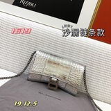 2023ss新出的沙漏鍊條包頭層牛皮全鋼B字扣五金，字體清晰，非市場通貨沙漏也有