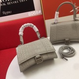 鳄魚紋 迷你，Balenciagα全新推出了帥爆的Hourglass沙漏兩用腰包