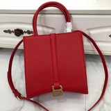 巴黎世家購物袋Balenciag* 冬天大衣必須配上她最新走秀款購物袋來啦專櫃限