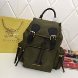 款號8304 .B家原單，爆款 功能性尼龍拼皮革軍旅背包，臻選輕便的尼龍材質，搭