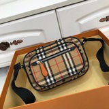 【b家頂級原單】vintage複古格紋斜背包。b家都是吳亦凡的标配了，相信這款相