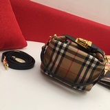 毒家新款。中古化妝包便當包飯盒小胖紙自從入了vintage的坑之後，決定去中古