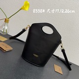 【B家原單品質】典藏靈感的水桶包，采用意大利鞣制緝明線皮革精制而成，搭配品牌徽标