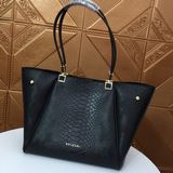 超潮百搭寶格麗(BVLGARI）180231購物袋，牛皮蟒蛇紋，單肩、手提均可！