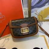 【原版高品質】最新celine maillon triomphe 中號緞面小牛皮