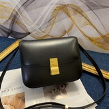 【爆款原單貨】手搓紋豆腐包2023最新款BELT BAG-豆腐包, Celine