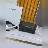 CELINE 手繪心形TRIOMPHE人造革和羊皮革鍊條手包6 X 4英寸(1